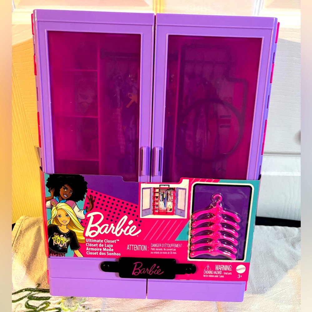 Barbie Ultimate Closet with Hangers